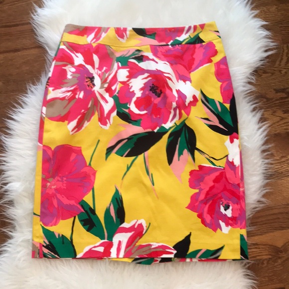 Ann Taylor Dresses & Skirts - Ann Taylor Yellow Floral Pencil Skirt